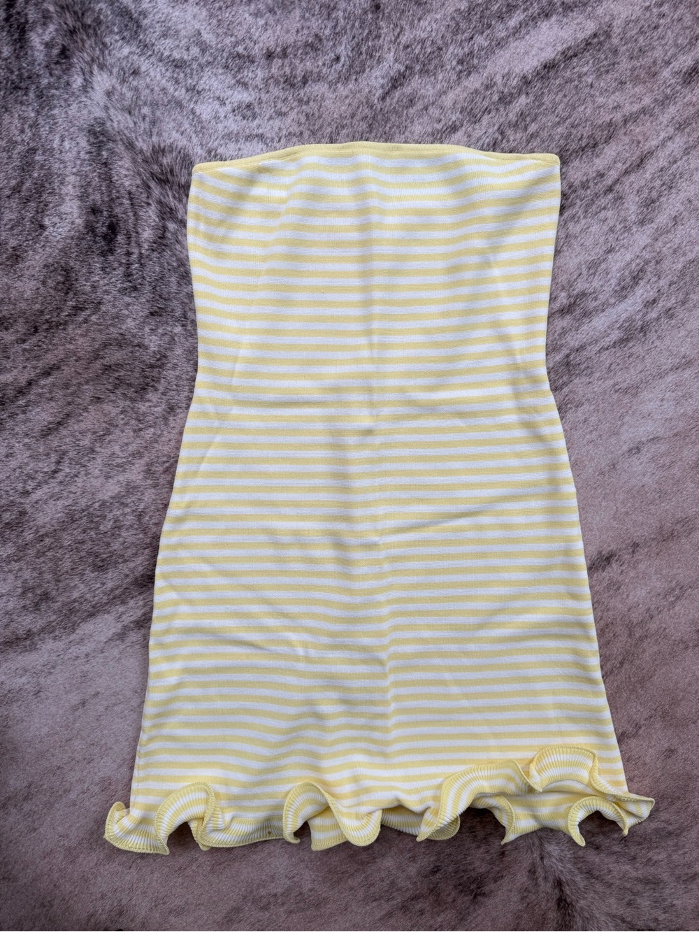 Same RUFFLE HEM STRAPLESS
MINI DRESS
Butter Yellow Stripe - Picture 3 of 6